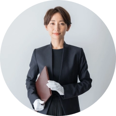 案内する女性のイメージ画像